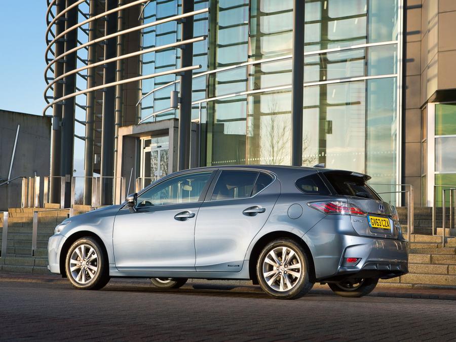  Lexus CT200h 2014 года  (UK) (фото 2 из 19)